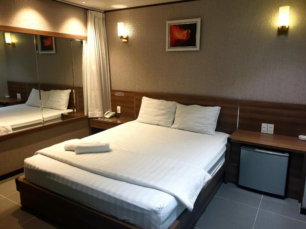 Reddoorz Premium Cloud 9 An Nhon Hotel Bandar Ho Chi Minh Luaran gambar